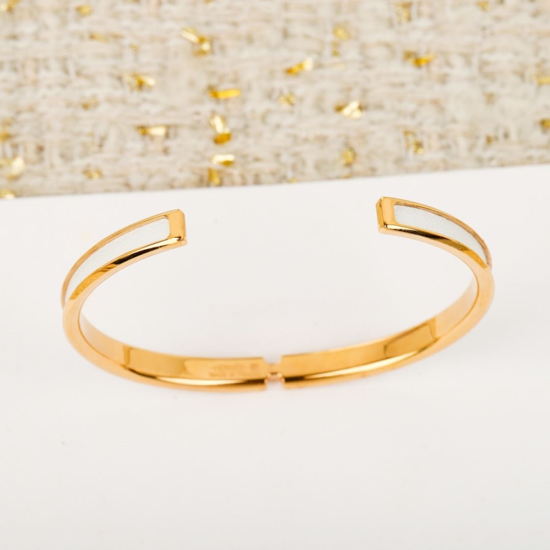 H**me5 bracelets